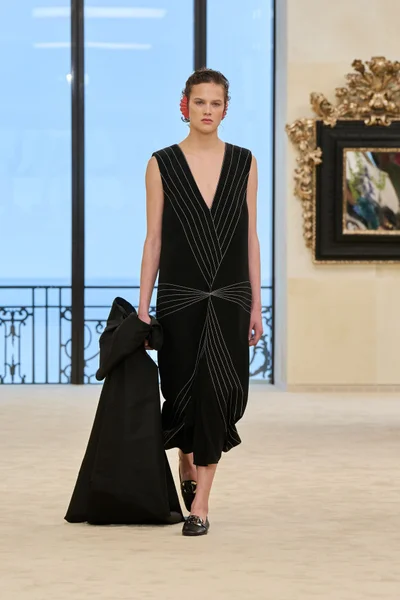 Look 1